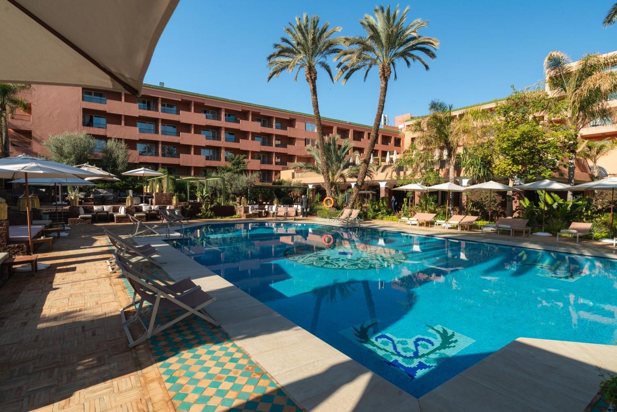 Sofitel Marrakech Palais Imperial & Spa Маракеш Екстериор снимка The swimming pool at the hotel
