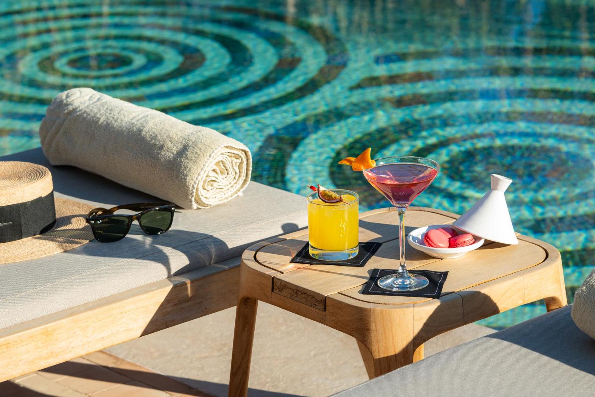 Sofitel Marrakech Palais Imperial & Spa Маракеш Екстериор снимка Poolside at the hotel